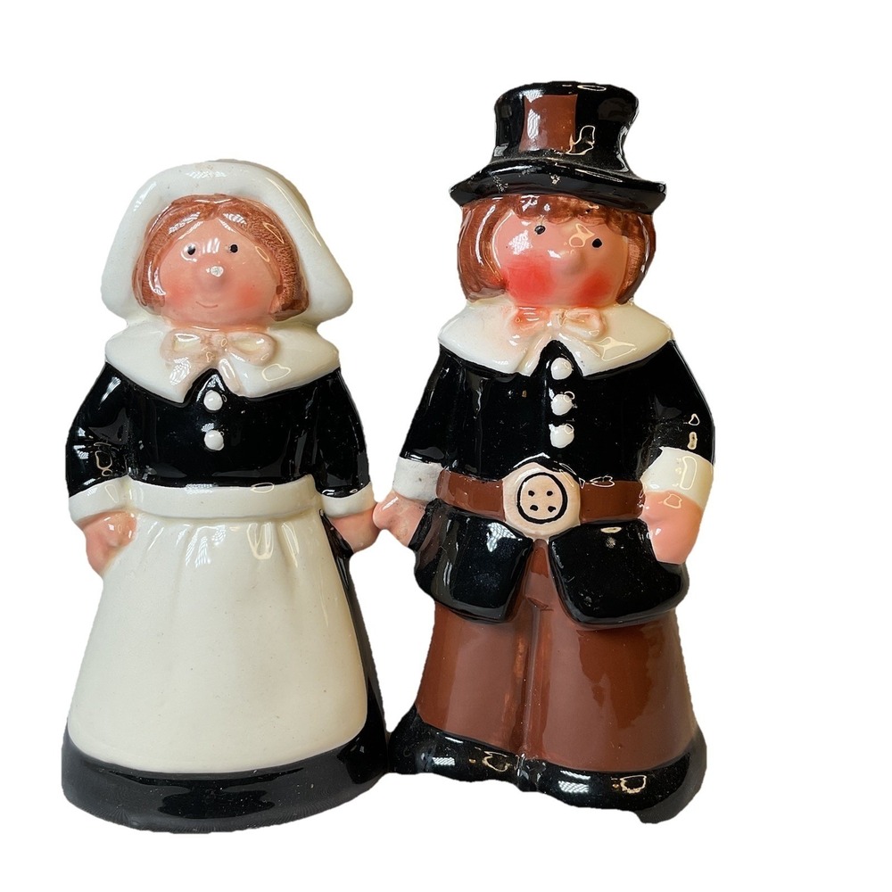 2005 thanksgiving pilgrim figurines Salt & Pepper Shakers Dining * Flawed Nose